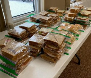 Sandwiches ready to distribute.